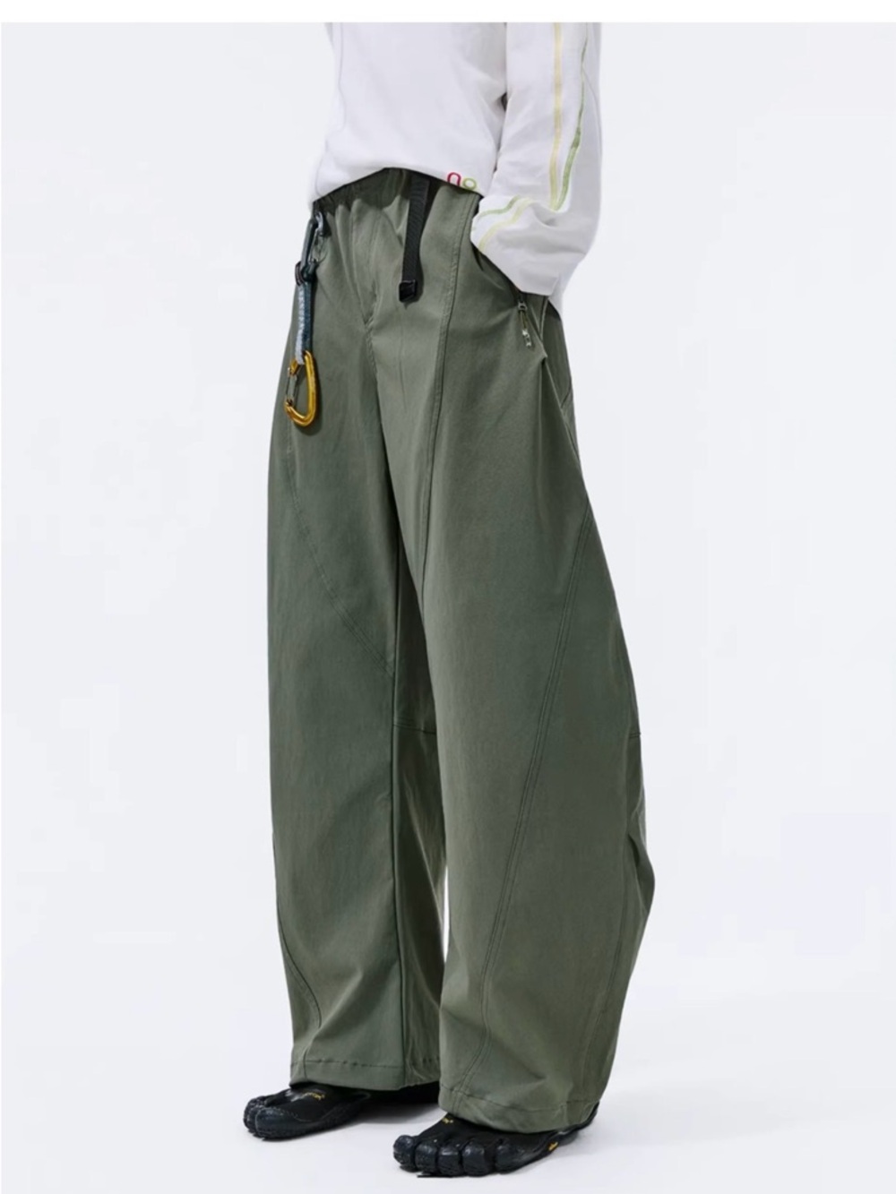 NWT Gonggar barrel leg utility pants - green - unisex - 34” adjustable waist